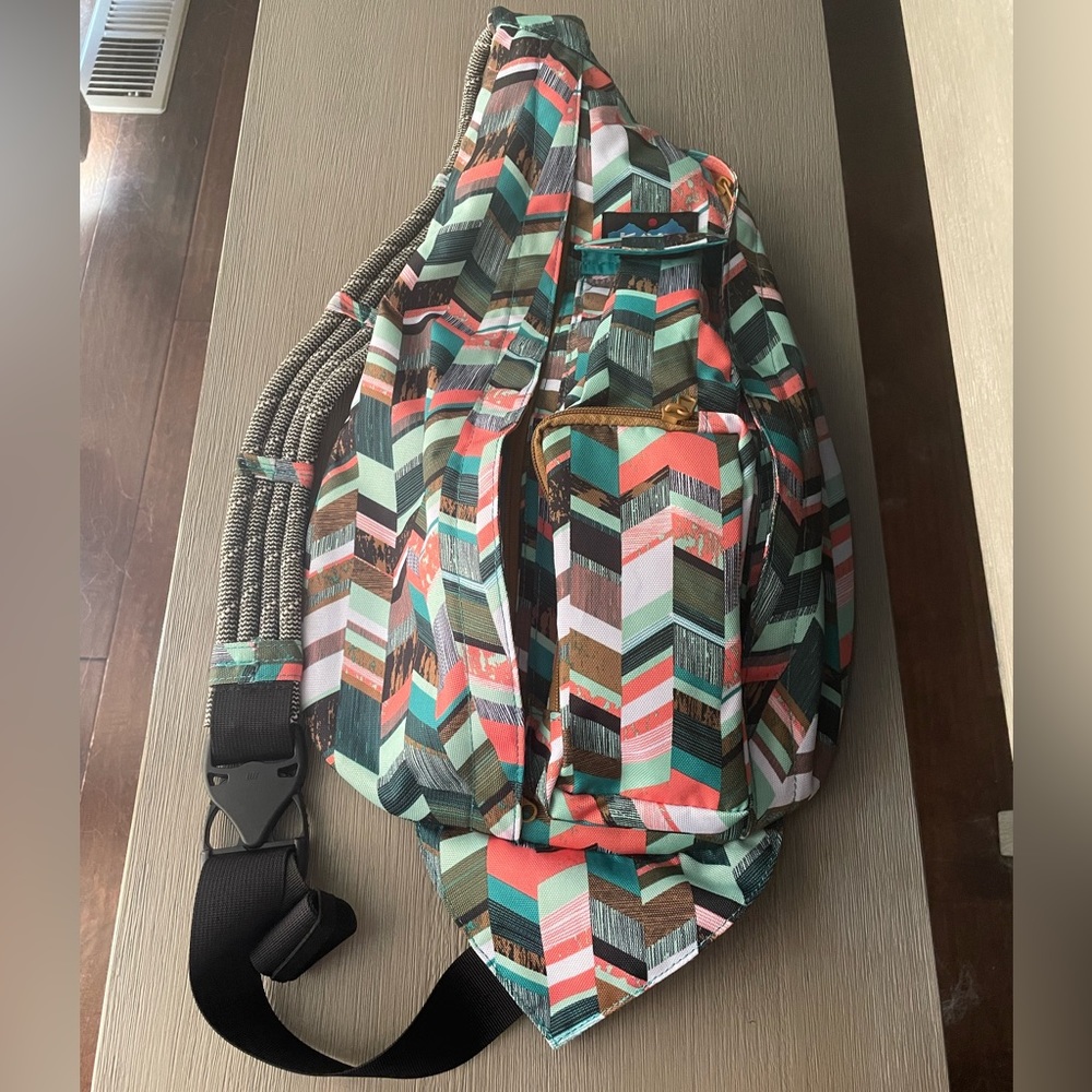 KAVU Sling Bag NWOT